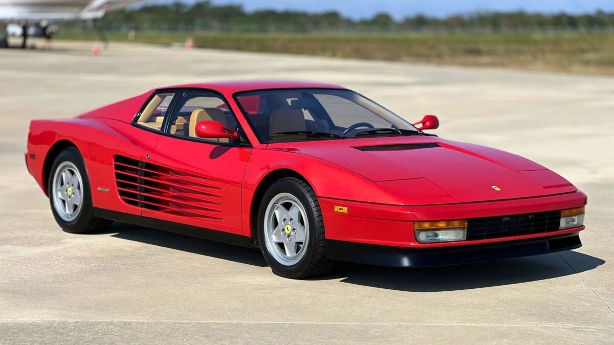 A Ferrari já está usando seu nome de testarossa recuperado