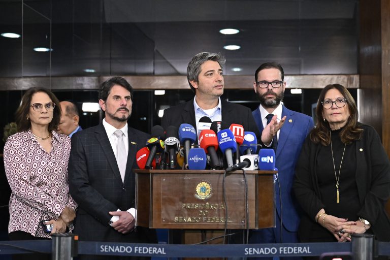 Oposição acusa Moraes de “abuso de autoridade”; líder do PT comemora vitória do “Estado de Direito” – Notícias