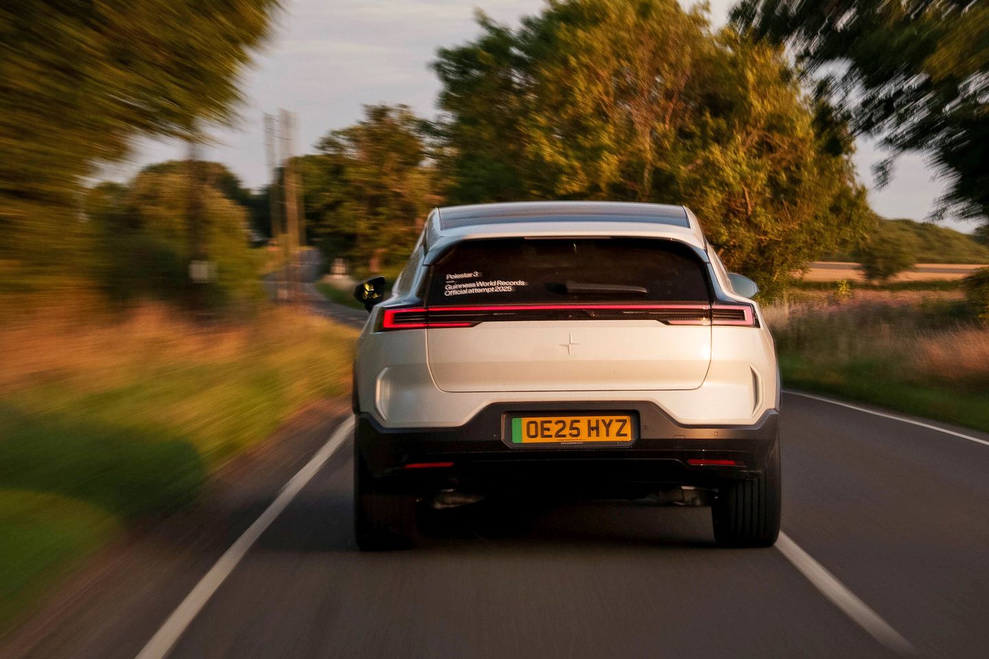 Polestar 3 atinge 581 milhas em uma única carga