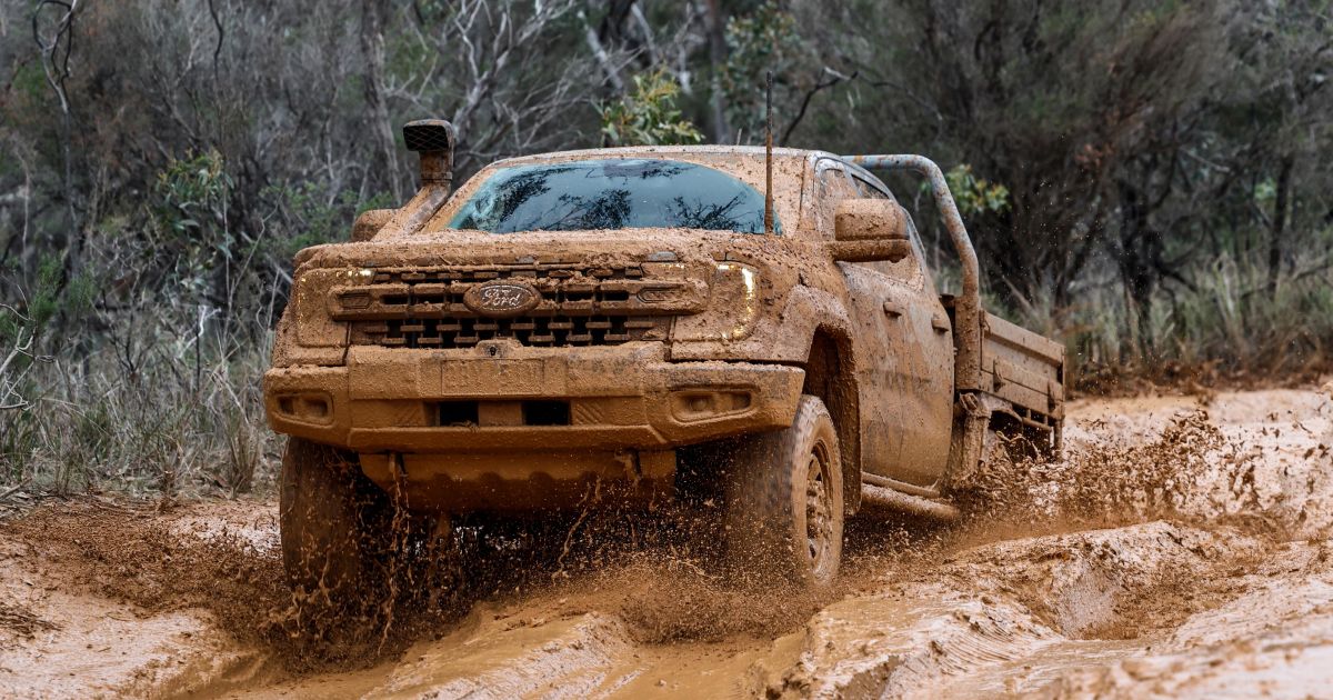 Assista ao Ford Ranger Super Duty ser testado em tortura e coberto em 600 kg de lama