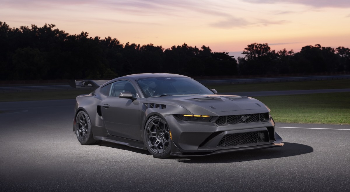 Ford revela o Mustang GTD Liquid Carbon em Laguna Seca
