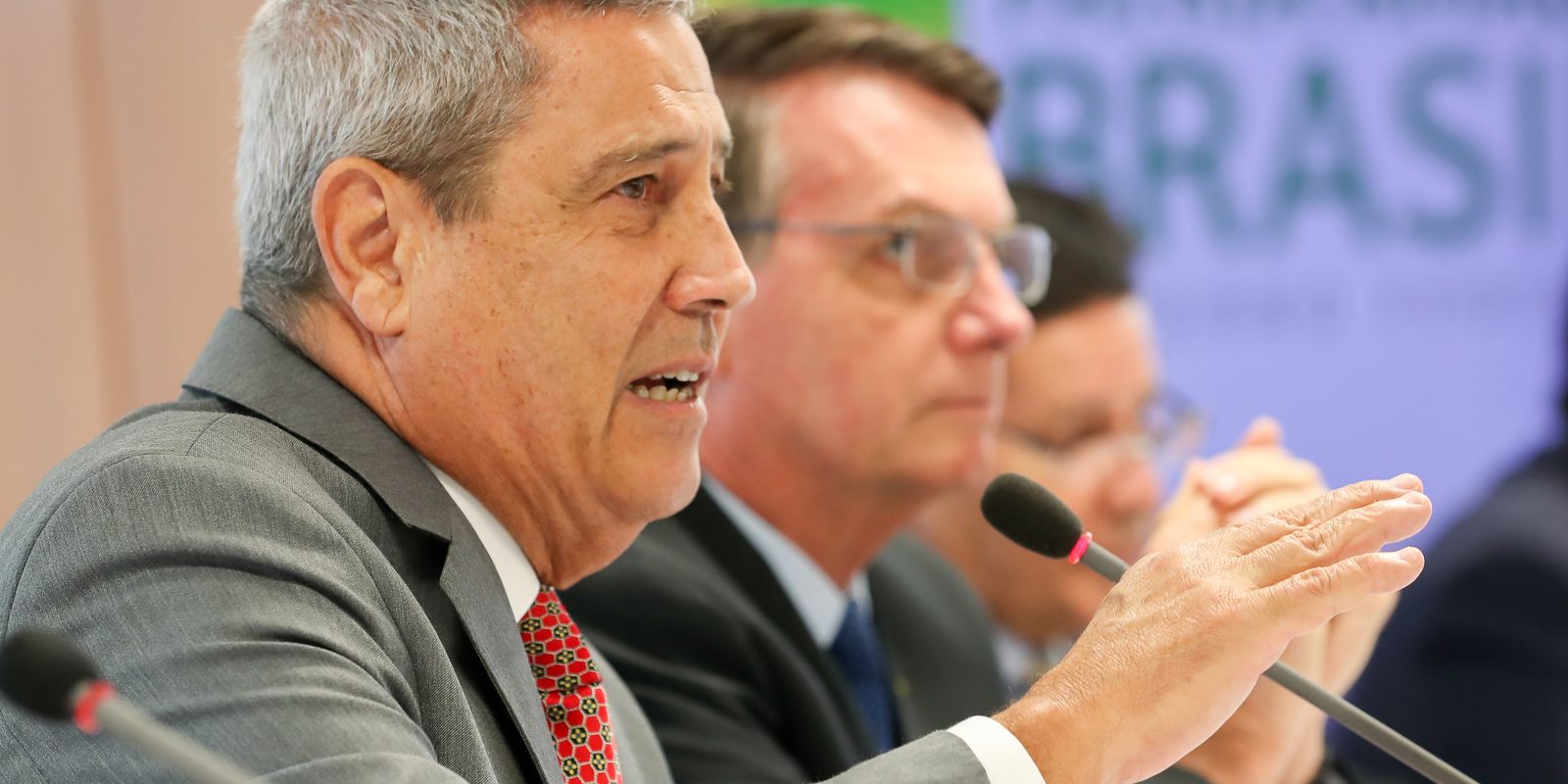 Moraes pede parecer da PGR sobre pedido para soltar Braga Netto