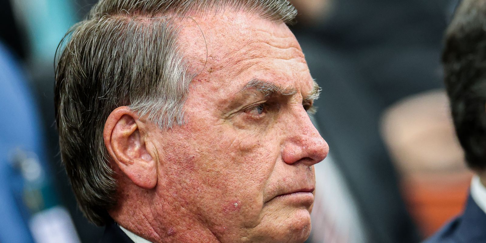 Bolsonaro omitiu transferência de R$ 2 milhões a Michelle, diz PF