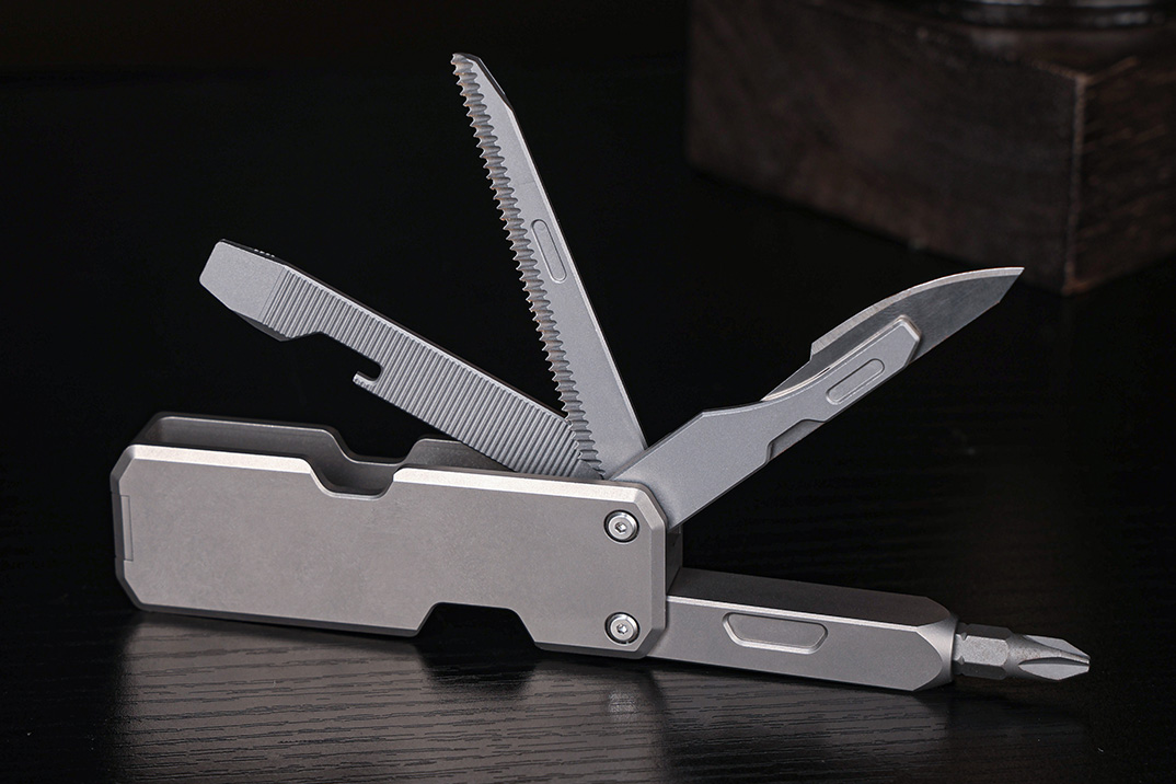 O titânio de 10 funções do Nextool reinventa o EDC multi-tool em forma compacta