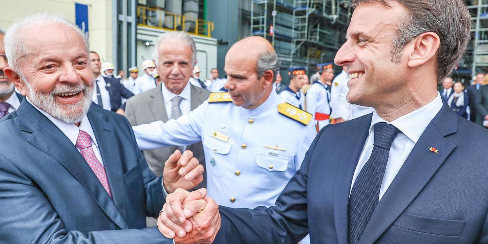 Lula e Macron se comprometem a mais diálogo para acordo Mercosul-UE