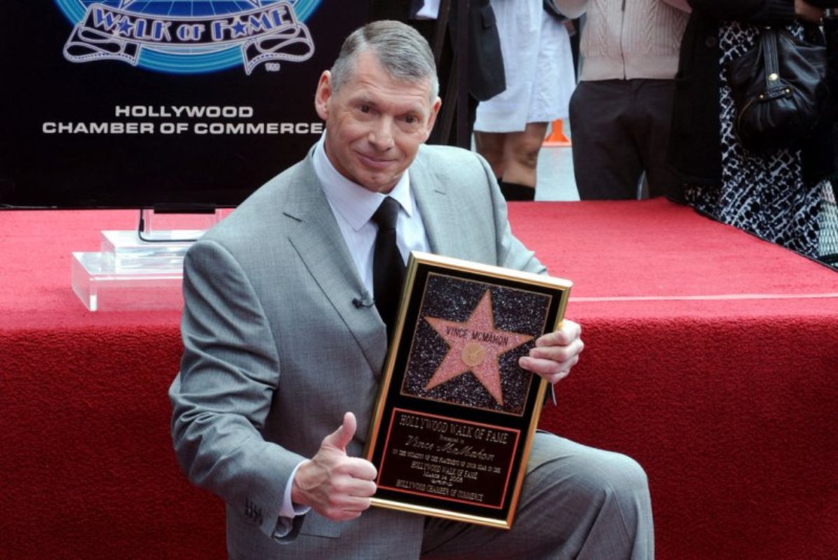 Vince McMahon bate a velocidade do Bentley Continental GT no BMW, citado por direção imprudente