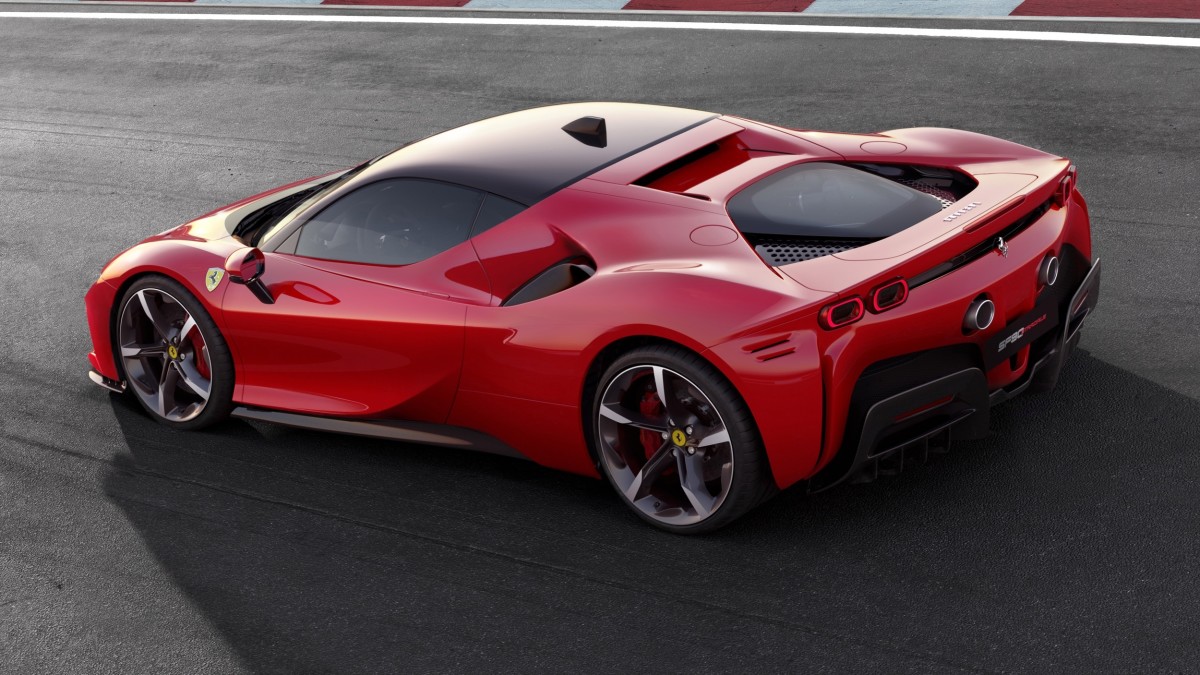 O Ferrari SF90 Stradale será irreconhecível para 2026