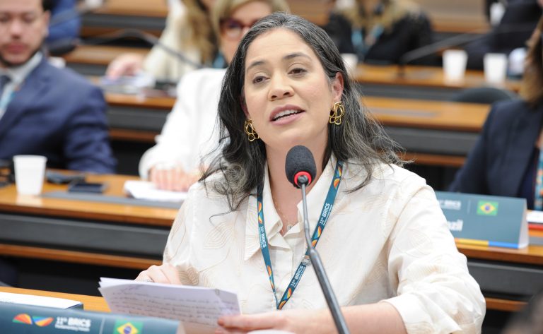 Observatório da Mulher lança curso on-line sobre violência política nos meios digitais – Notícias