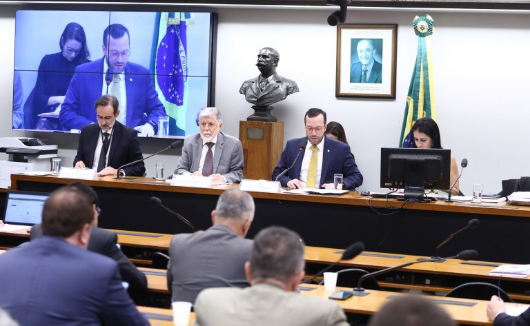 Amorim critica exigências dos EUA e defende soberania brasileira em audiência na Câmara – Notícias