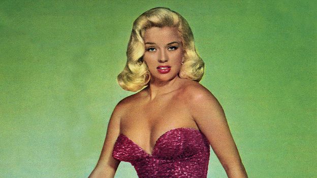 As profundezas ocultas da Blonde Bombshell