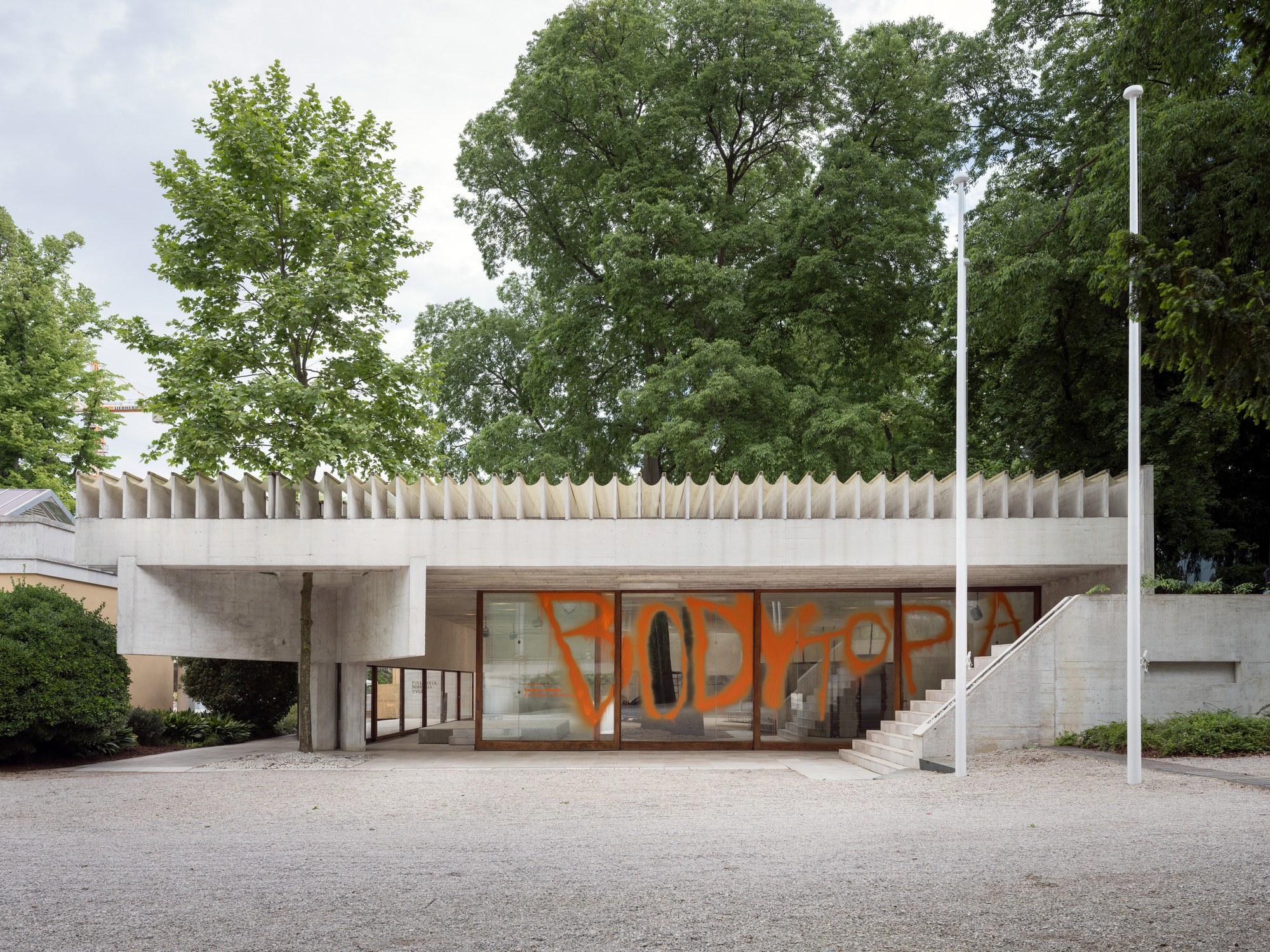 O pavilhão nórdico na Bienal de Veneza de 2025 explora a arquitetura através das lentes do corpo trans