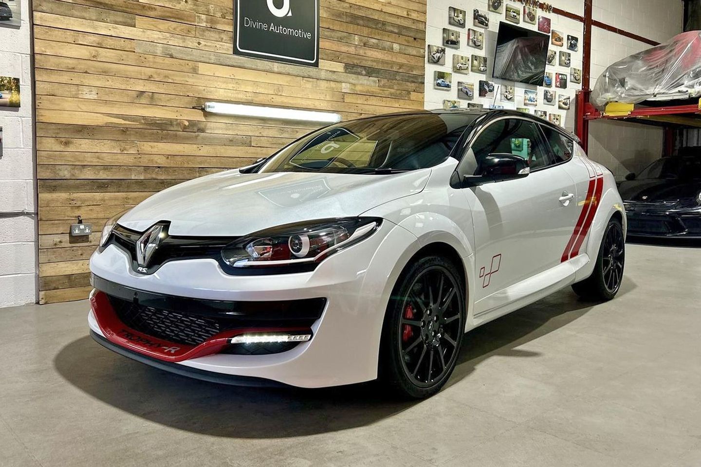 Renault Megane 275 Trophy-R | Identificado