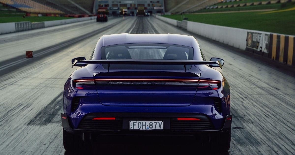 Banido! O carro que é rápido demais para tiras de arrasto australianas