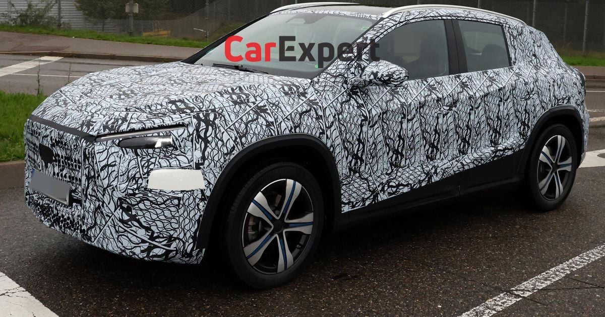 2027 Mercedes-Benz GLA espionou com um novo corpo evolutivo