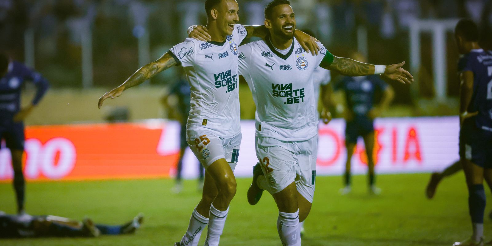 Copa do Nordeste: Bahia vence Confiança por 4 a 1 e encaminha título