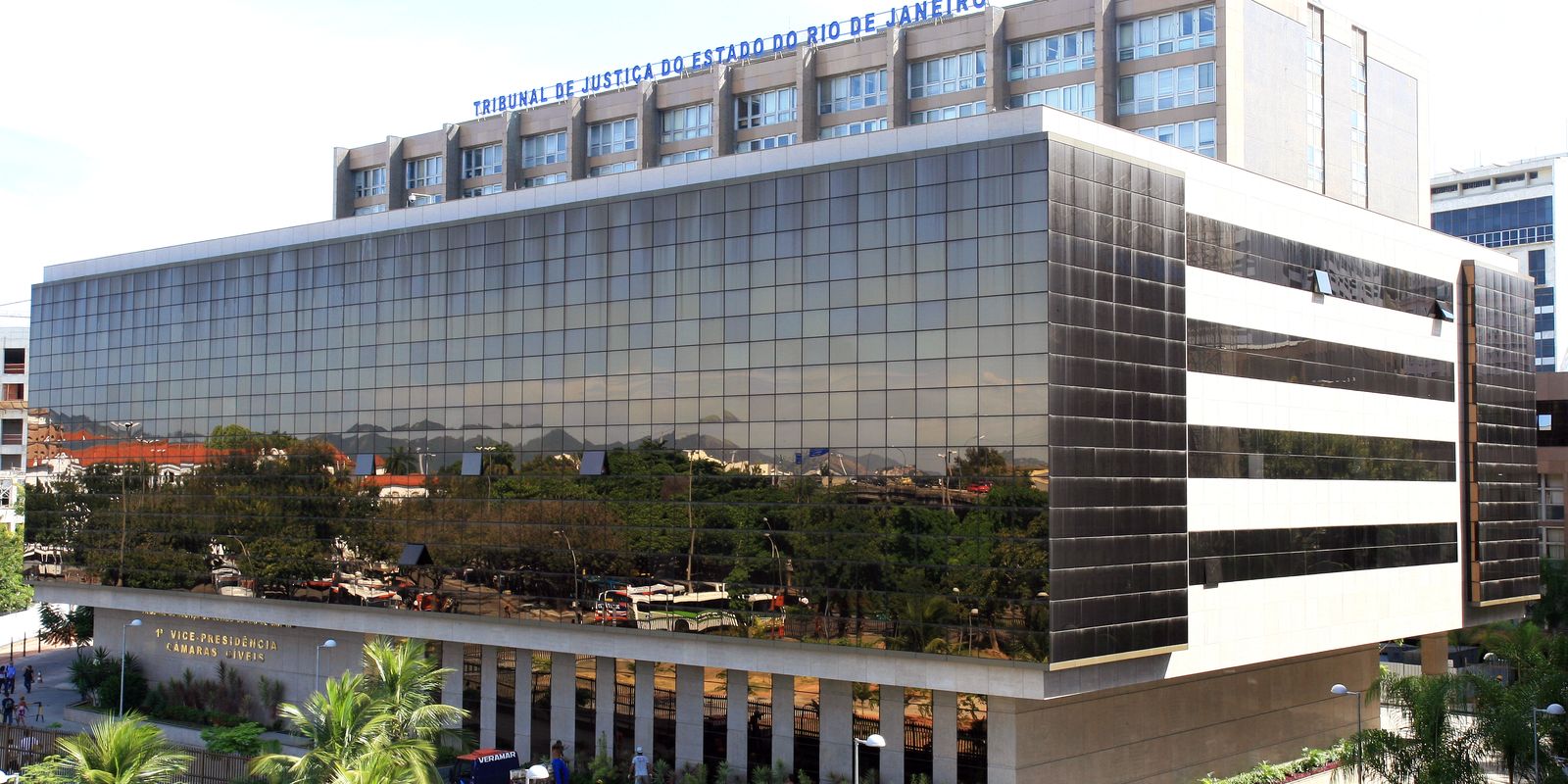 Justiça do Rio mantém indenização a músicos retirados à força do metrô