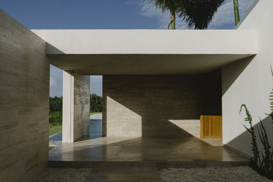 Flamboyanes 41 House / Mazara Study