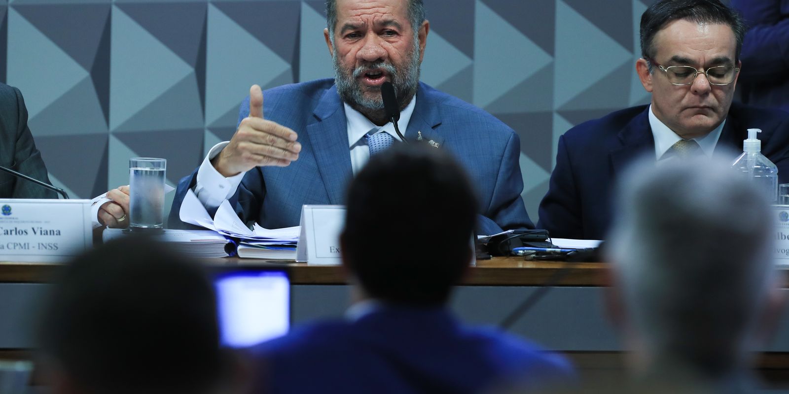 Lupi diz que governo acompanhava, mas não tinha dimensão das fraudes no INSS