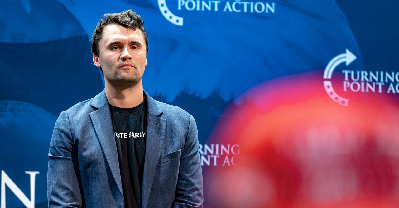 ‘Guerra está aqui’: a extrema direita responde a Charlie Kirk atirando com pedidos de violência