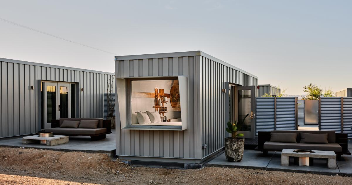 O hotel de redefinição de Ben Uyeda em Joshua Tree é moderno, mínimo e modular