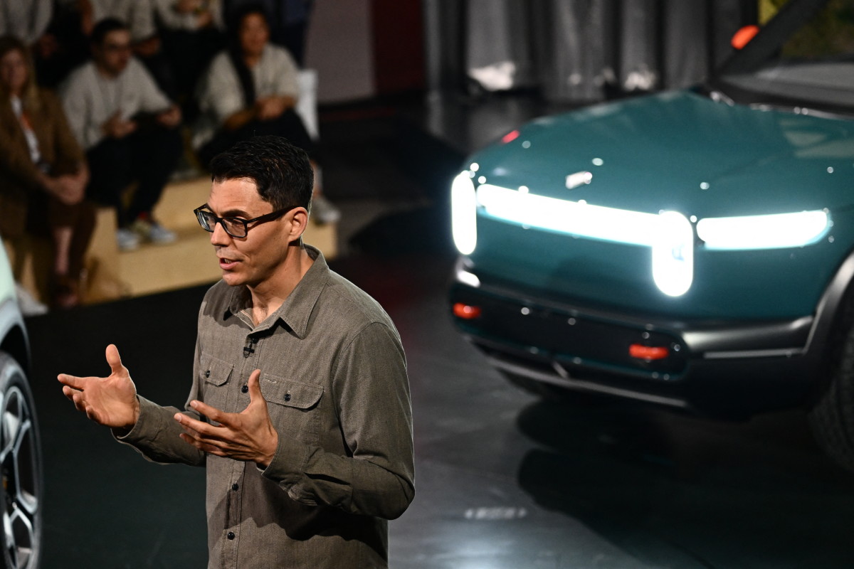 O CEO da Rivian avisa: os EVs chineses são melhores, não mais baratos