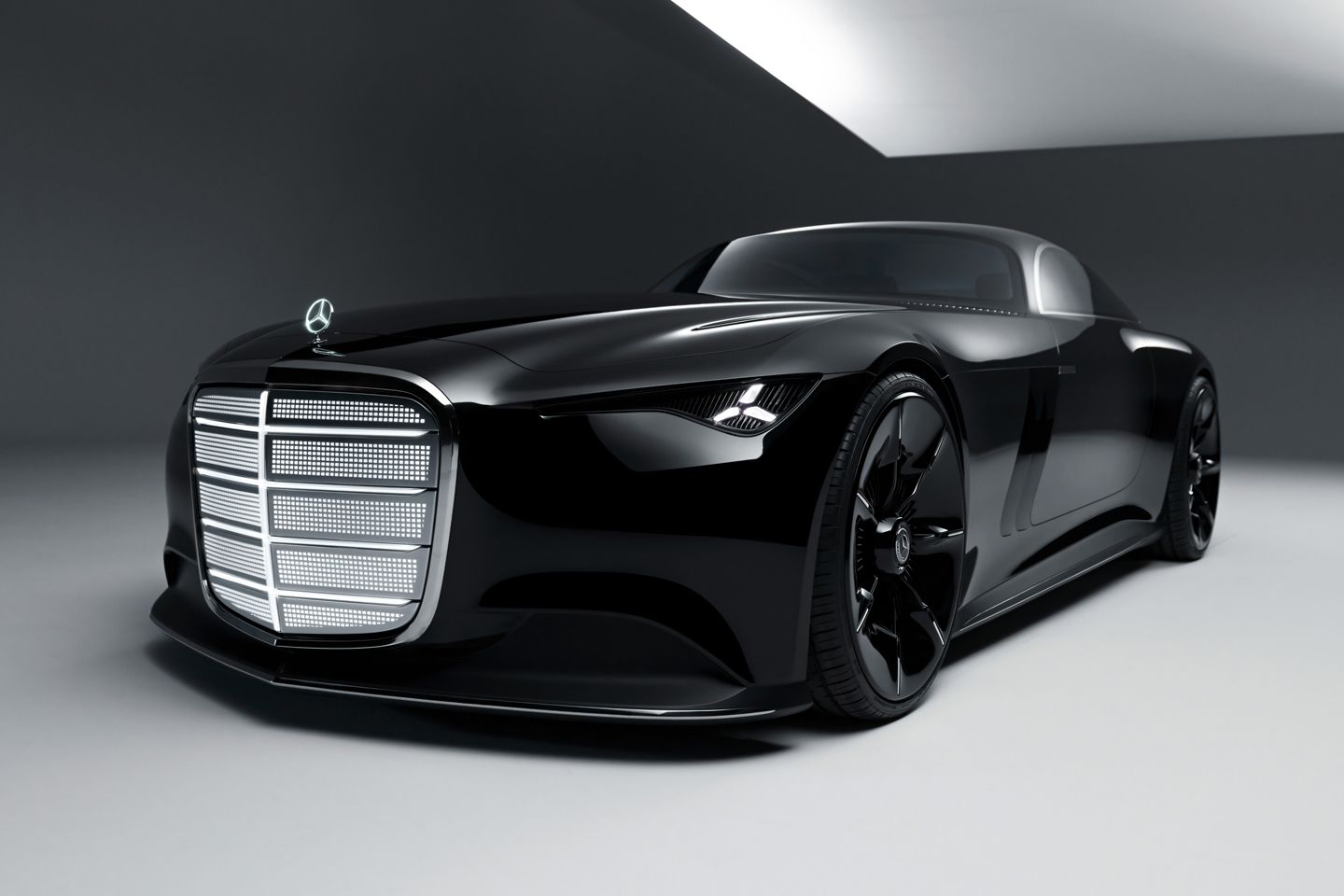 Mestre Wayne, seu Mercedes chegou