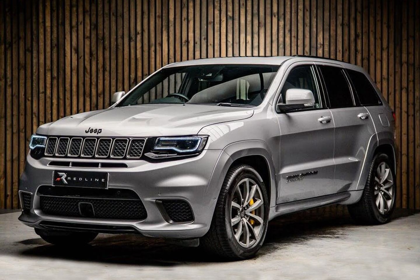 Monstruoso Grand Cherokee Trackhawk à venda