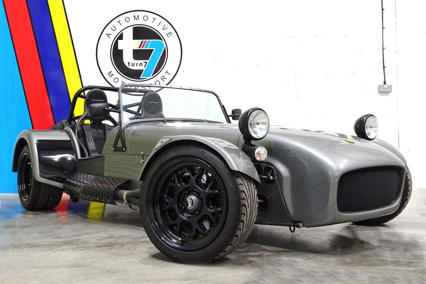 Ufa: há um Caterham Levante V8 à venda