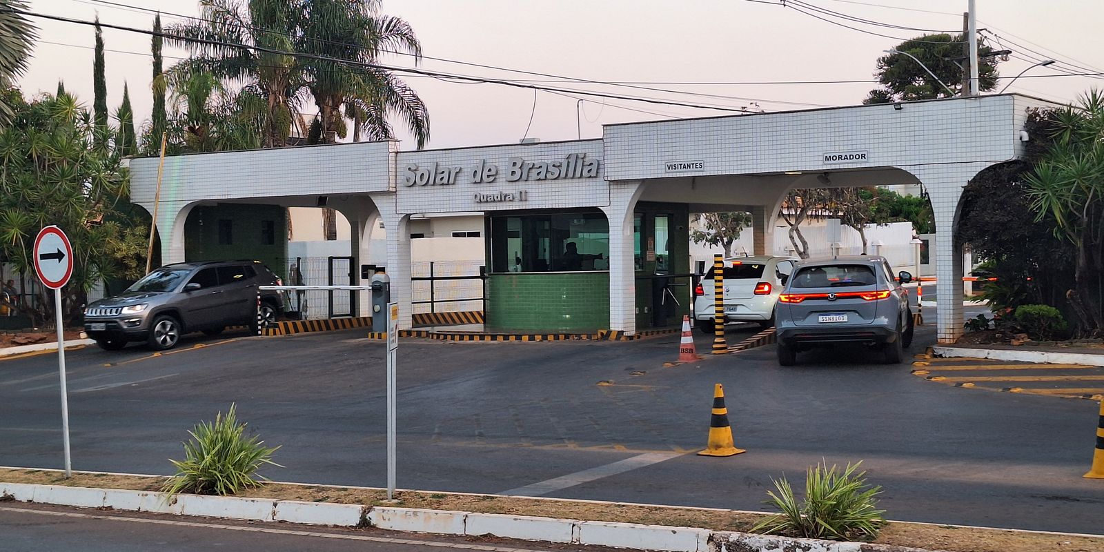 Moraes autoriza Bolsonaro a receber barbeiro em casa