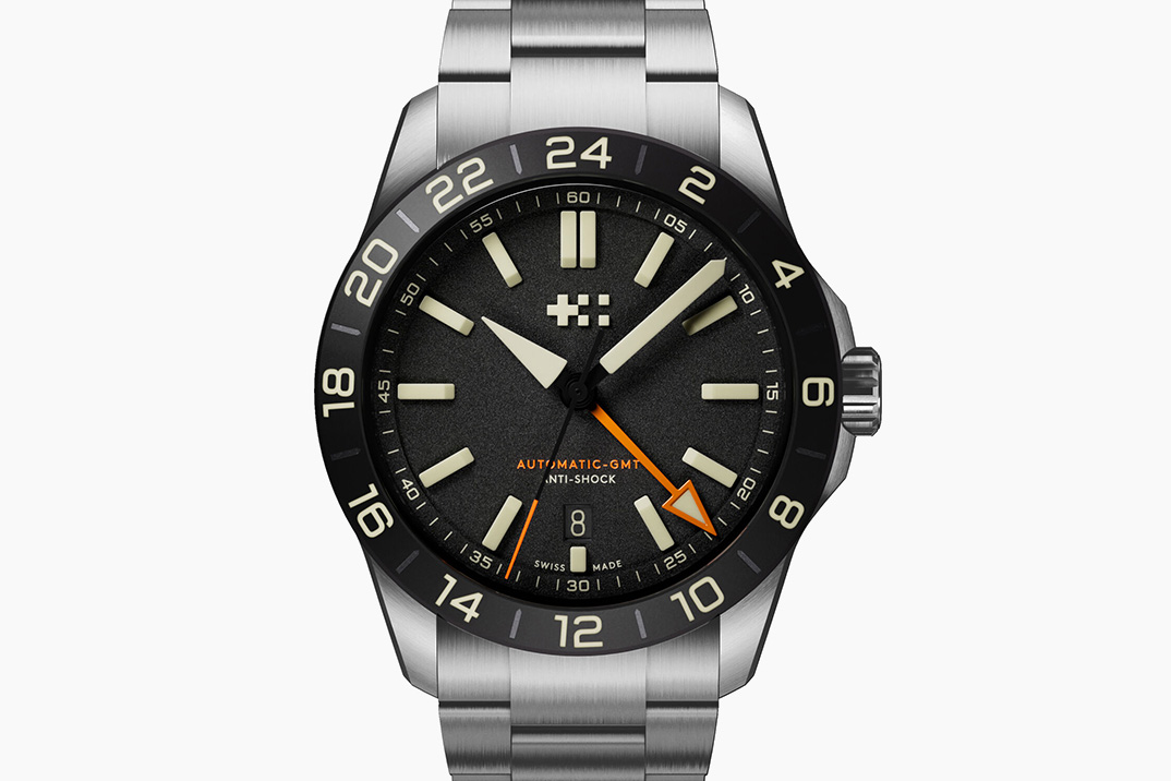 O novo Sealander GMT ‘Extreme’ de Christopher Ward apresenta uma pulseira de Cordura e movimento flutuante