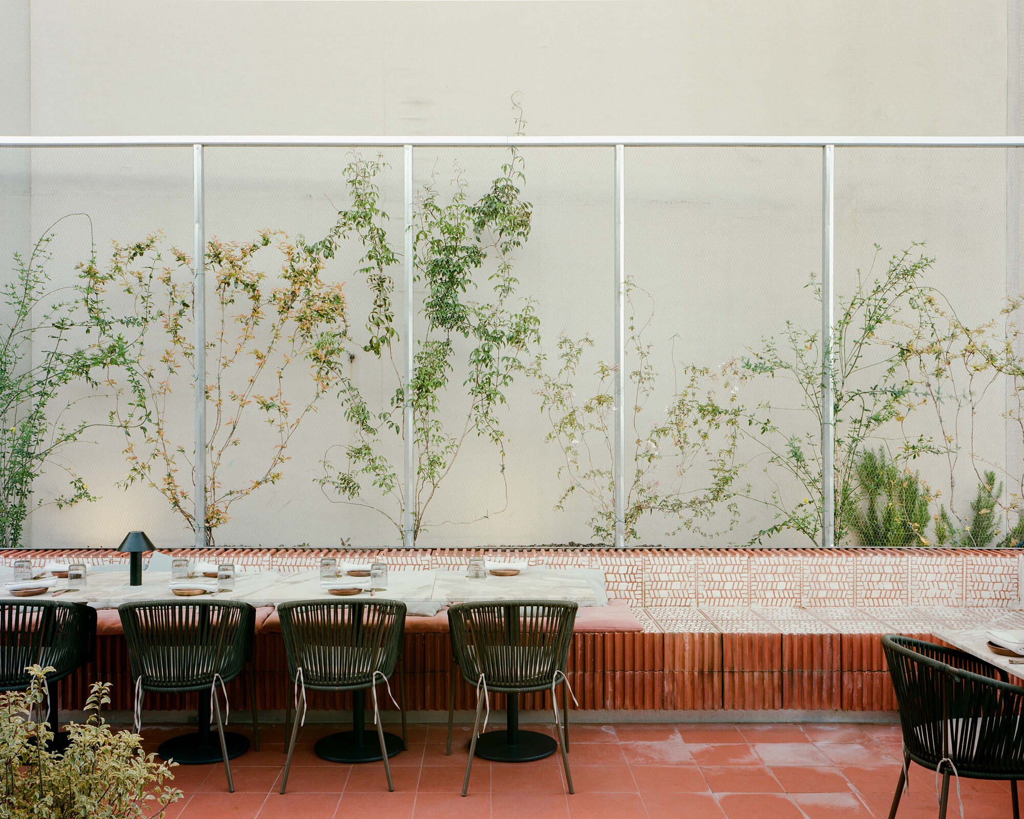 Restaurante Norma / HUGOSANTOALHA | ArchDaily