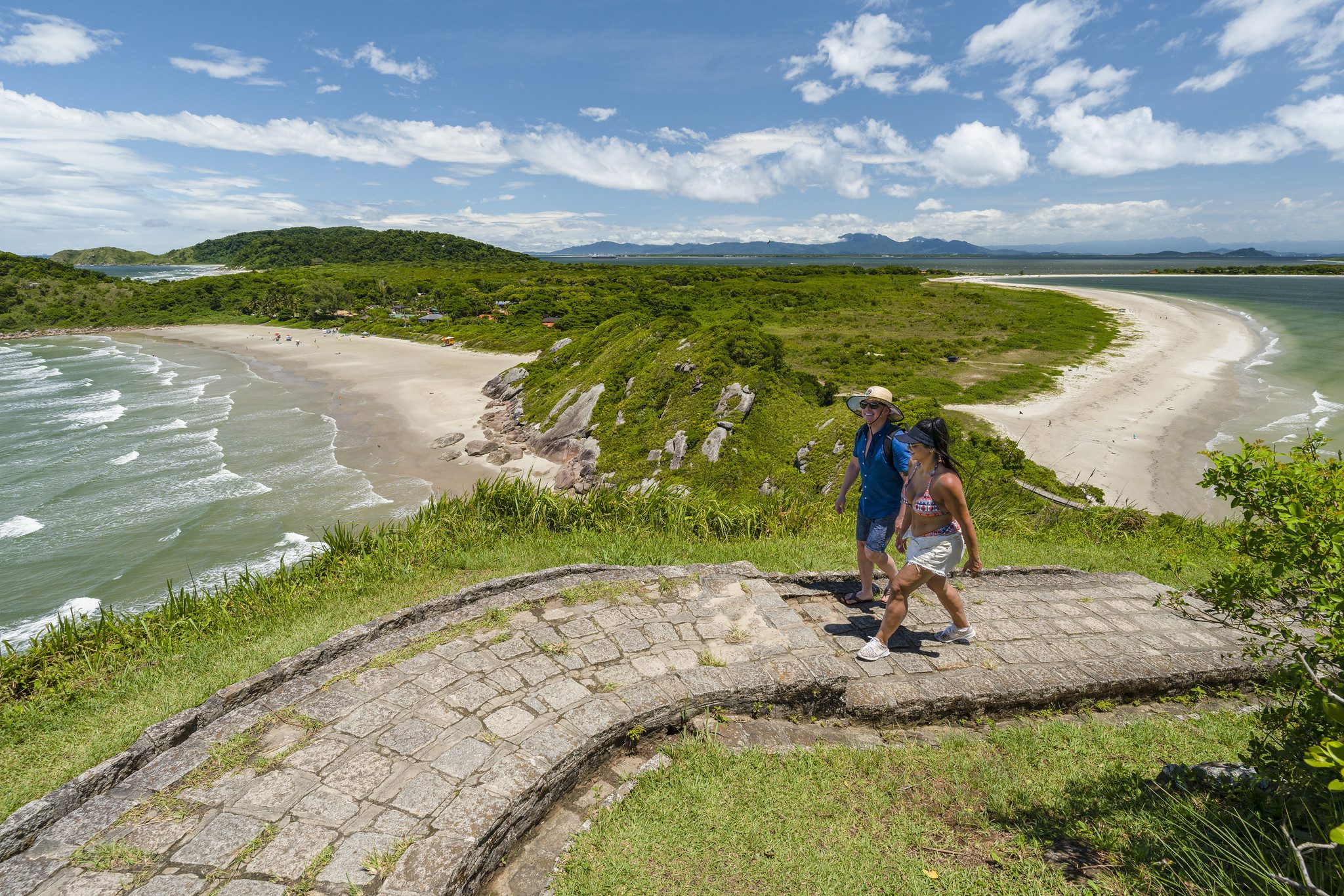 Com mais de 827 mil turistas estrangeiros neste ano, Paraná se destaca como destino diverso e atrativo