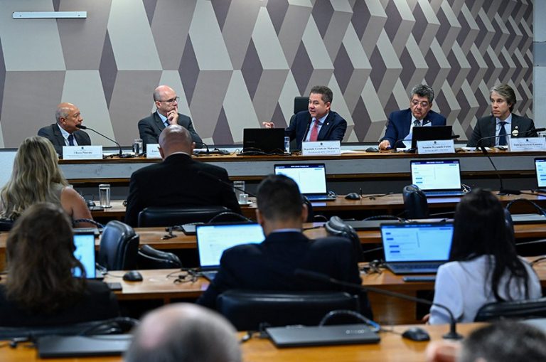 Debatedores ressaltam que Plano Brasil Soberano ajuda o país a abrir novos mercados – Notícias