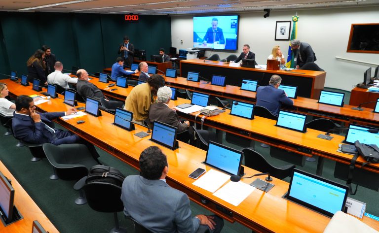 Conselho de Ética analisa 14 novos processos contra deputados – Notícias