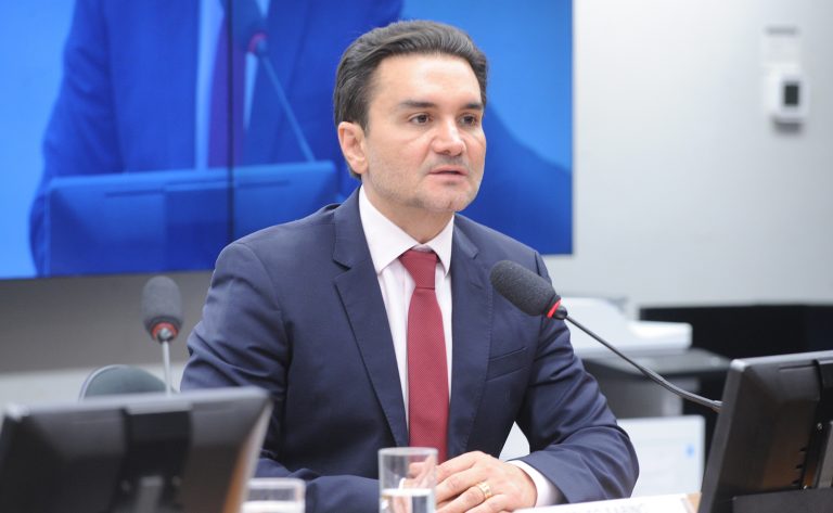 Celso Sabino faz balanço de sua gestão e projeta 10 milhões de turistas estrangeiros em 2025