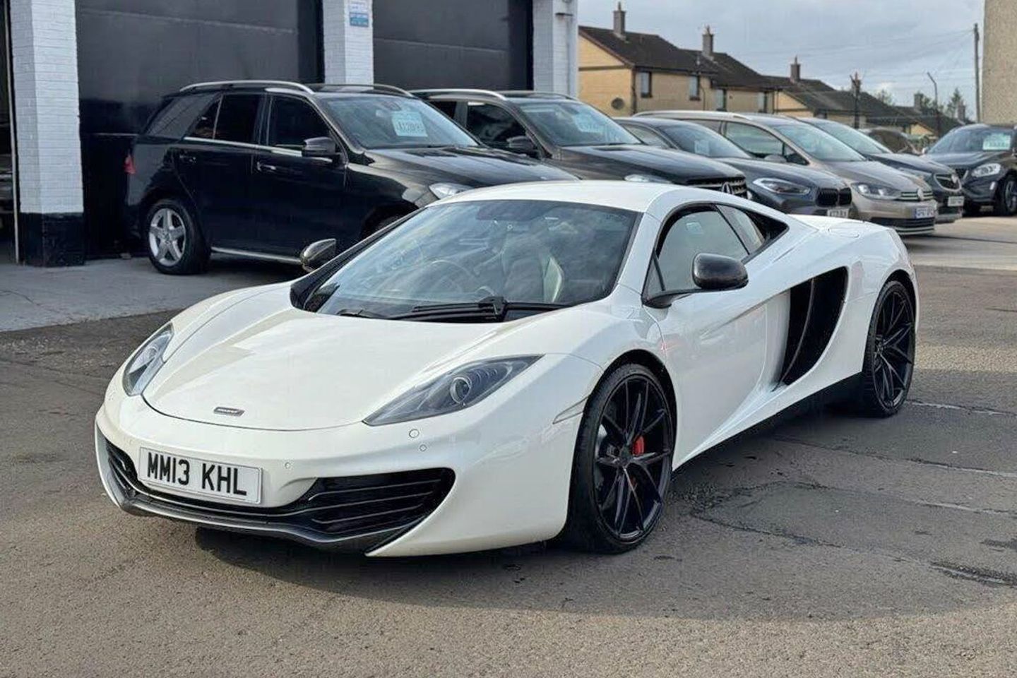 Por menos de £ 60 mil, você pode comprar um McLaren 12C