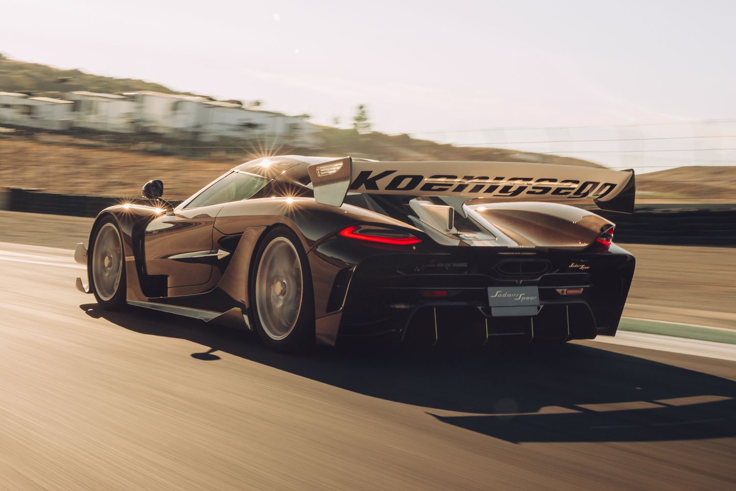 Koenigsegg recupera recorde de produção de Laguna Seca