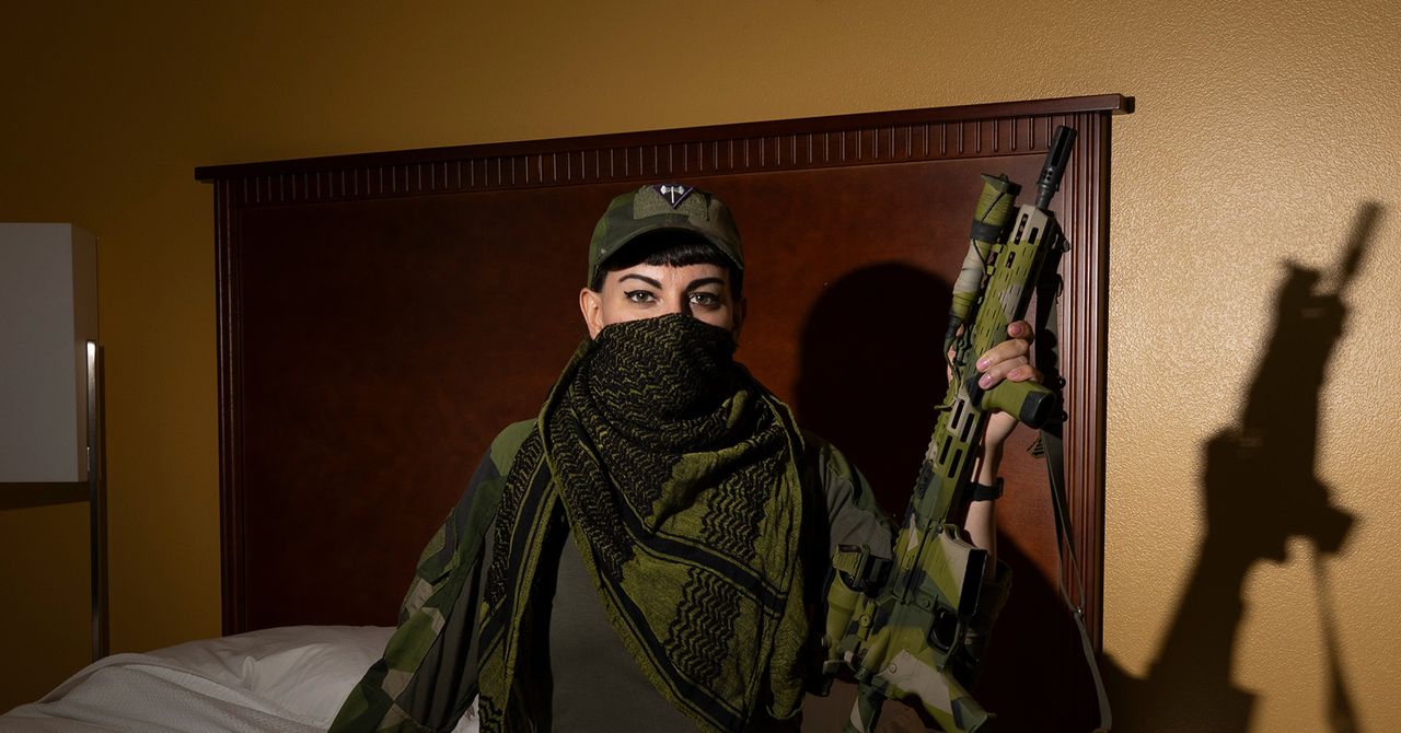 Os atiradores de extrema esquerda liderando uma revolução na cultura das armas