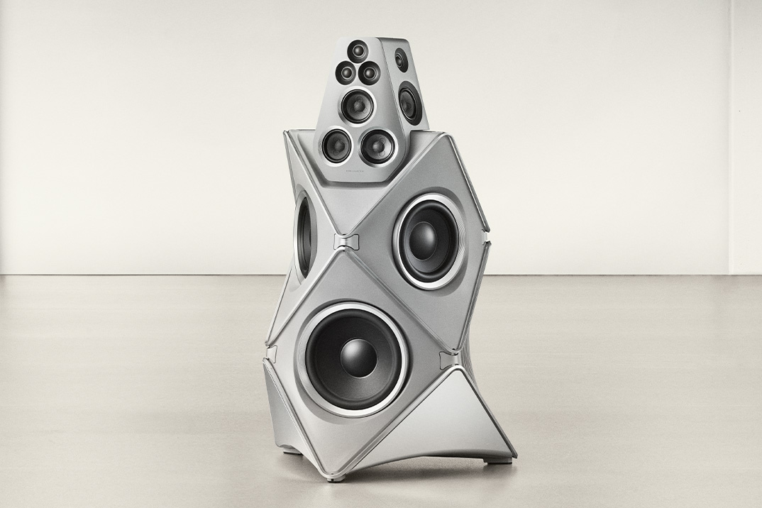 Para seu 100º aniversário, Bang & Olufsen lança um Beolab 90 cru e revelado