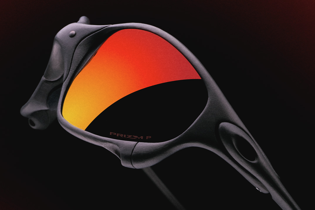 X-Metal Juliet de Oakley e Travis Scott reconstrói o ícone de 1999 com lentes Prizm Polar e raridade quase mítica