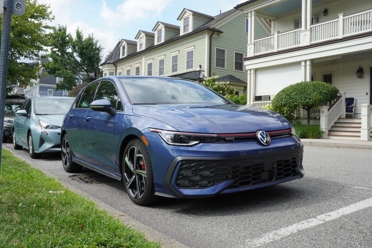 Mime-se com um Volkswagen Golf GTI 2025 em novembro com um excelente contrato de locação