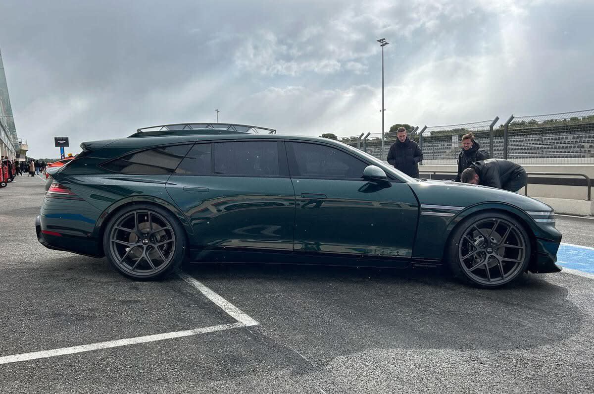 O Genesis G90 Wingback é uma perua de tamanho normal que ninguém previu chegar