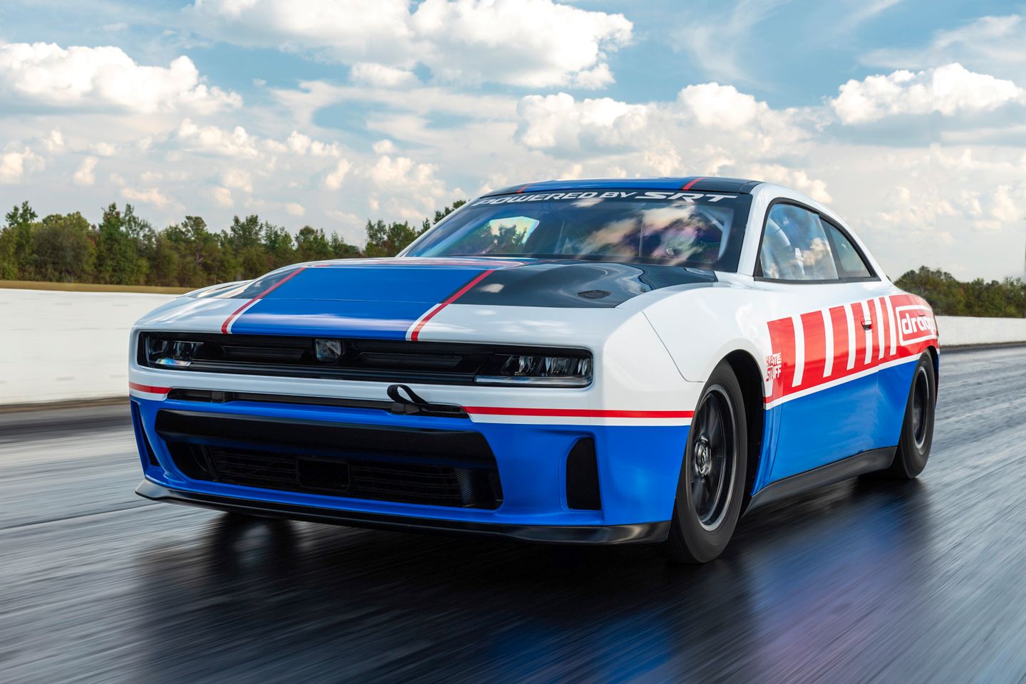 Hemi V8 retorna no novo Dodge Charger Drag Pak