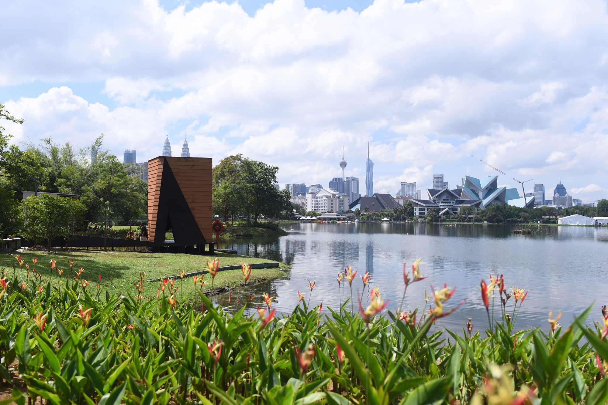 Pavilhão Bakhoor Bakhoor do Templo das Trevas / Bunga Design Atelier
