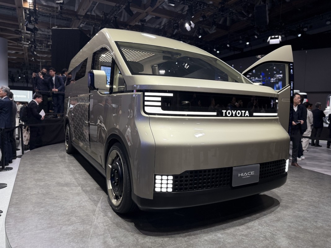 Toyota dá ao seu rival Ford Transit uma reforma futurista