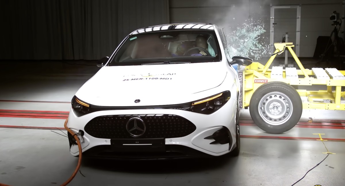 Mercedes CLA supera dois Teslas para se tornar o carro mais seguro da Europa em 2025
