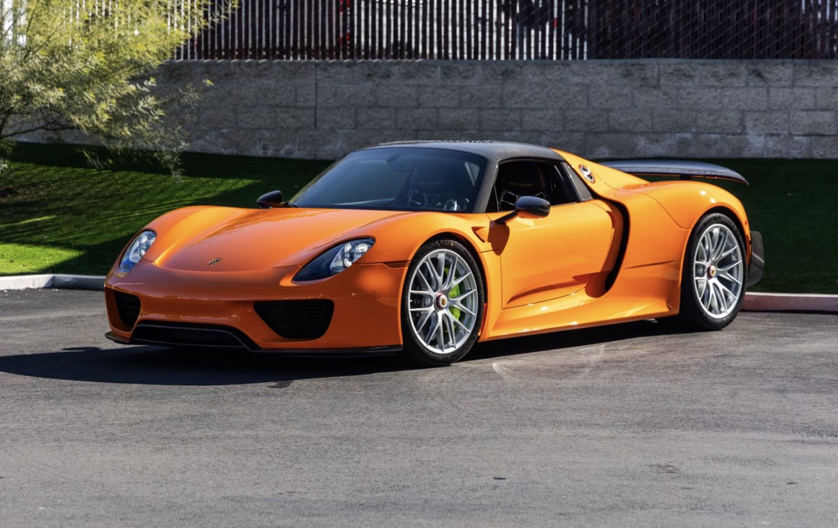 Porsche 918 Spyder de 845 milhas é vendido pelo valor recorde de US$ 6,05 milhões