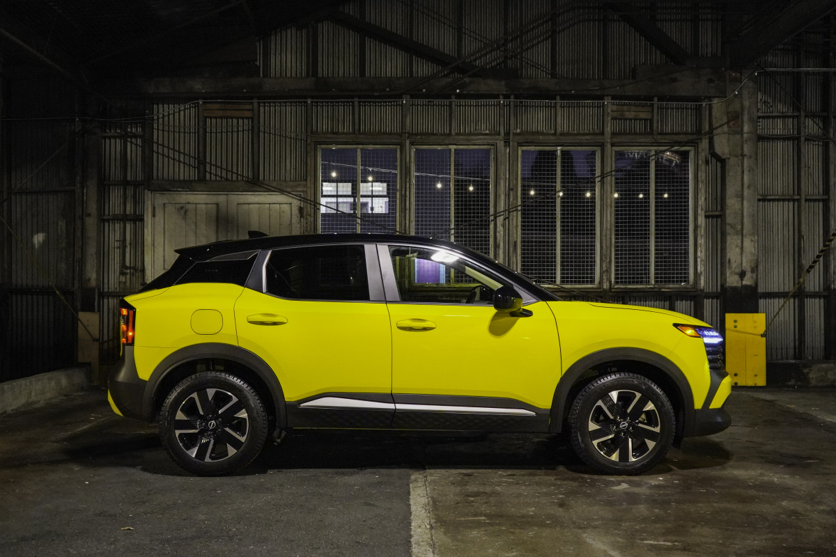 As portas dos sedãs, crossovers e picapes mais populares da Nissan podem abrir durante a condução