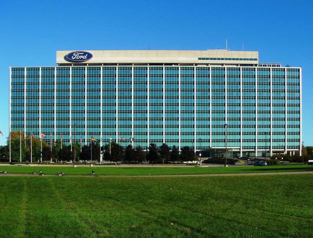 O CEO da Ford afirma que seu caminhão elétrico de US$ 30.000 atingiu a fase de protótipo