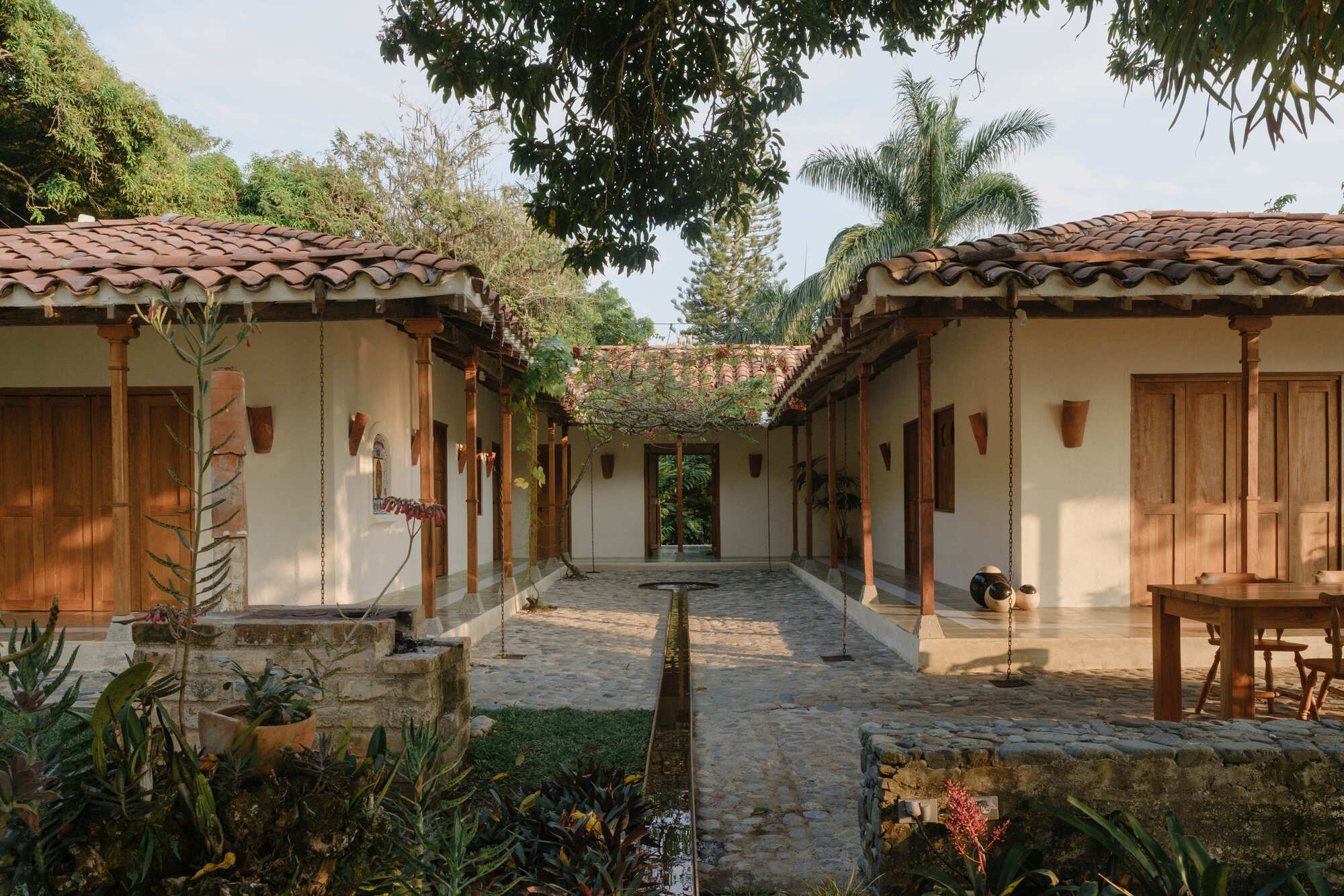 The Margaritas House / Trópico Arquitectura